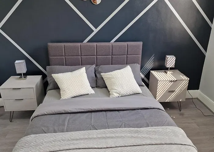 London Capital Apartment Nla